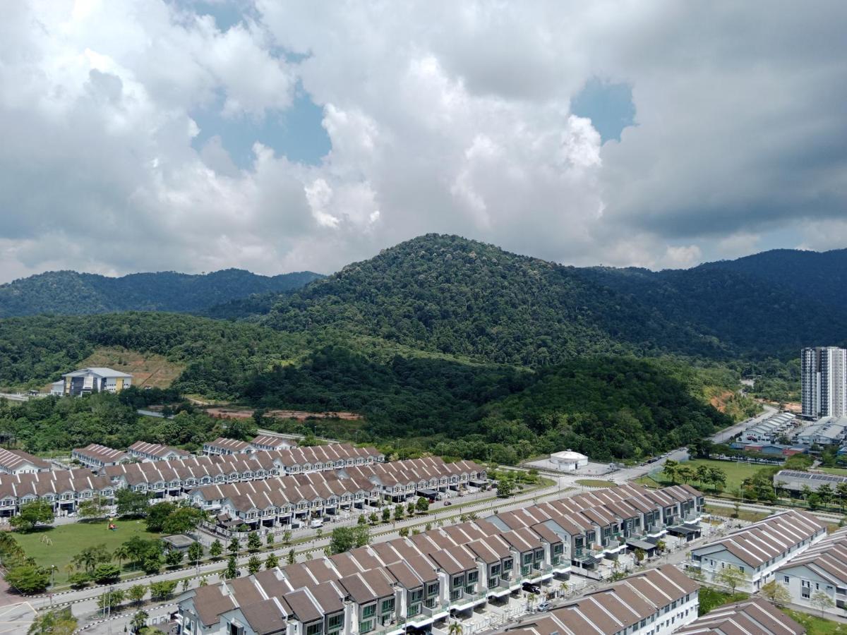 Muslim Homestay At Meru Ipoh Exterior photo